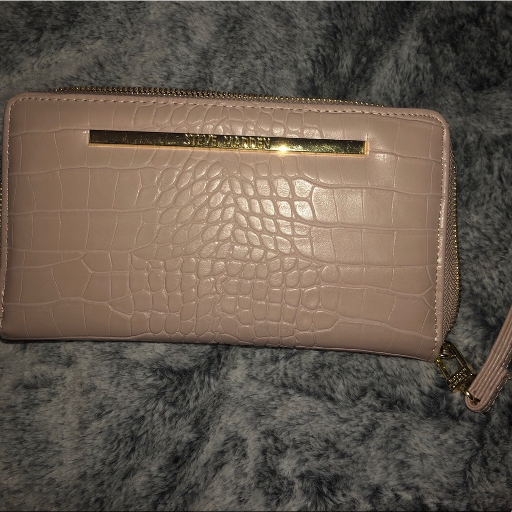 Steve Madden blush pink wallet